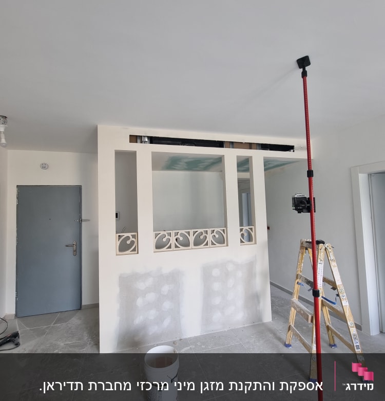 הכנה למזגן בתקרה עם פתחי אוורור